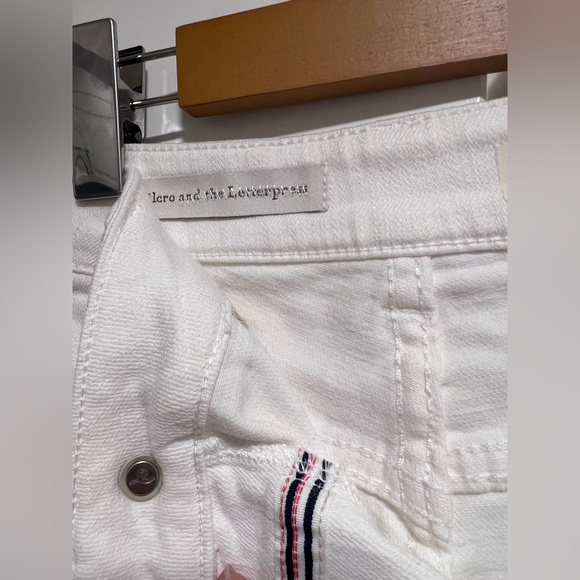 Pilcro and the Letterpress Off White Script Denim Short (size 28) - Picture 5 of 6